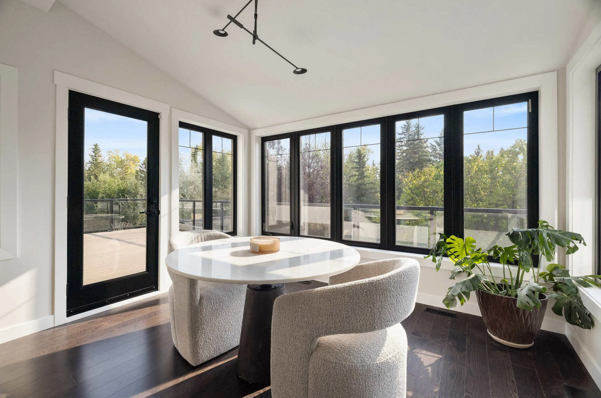 2047 Wascana Greens 14. Sun Room